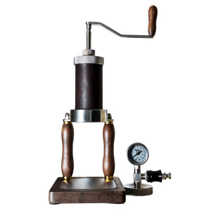 Aleman Nomad Hybrid kaasaskantav espressomasin | Käsikruvi ja pneumaatiline 2-ühes