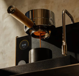 Series 1 espresso-kohvimasin – must